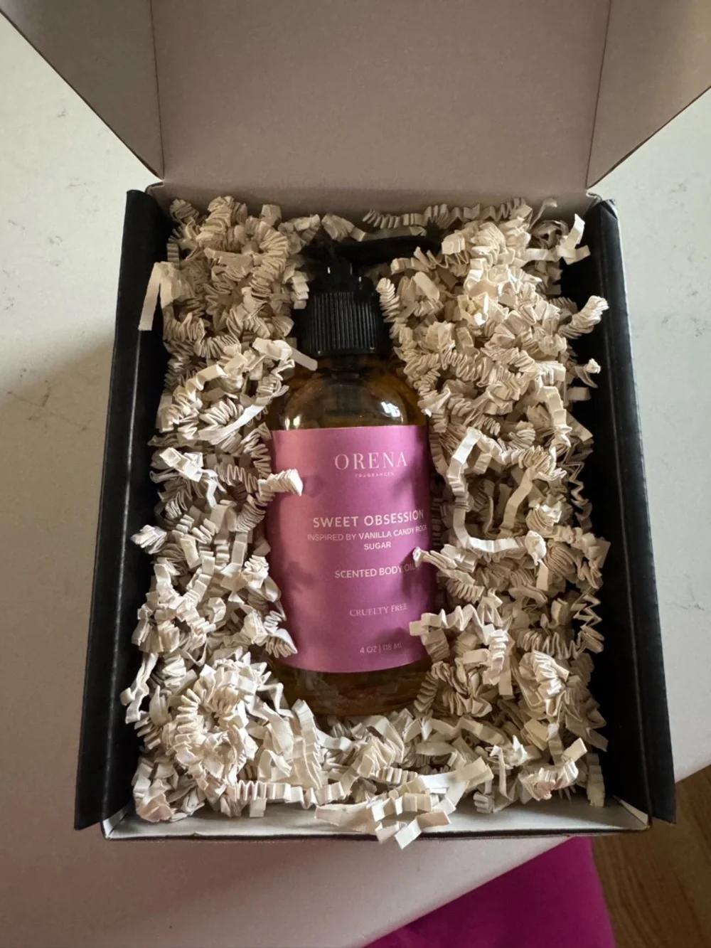 ORENA Sweet Obsession Scented Body Oil - Pink & Amber - Picture 3 of 3